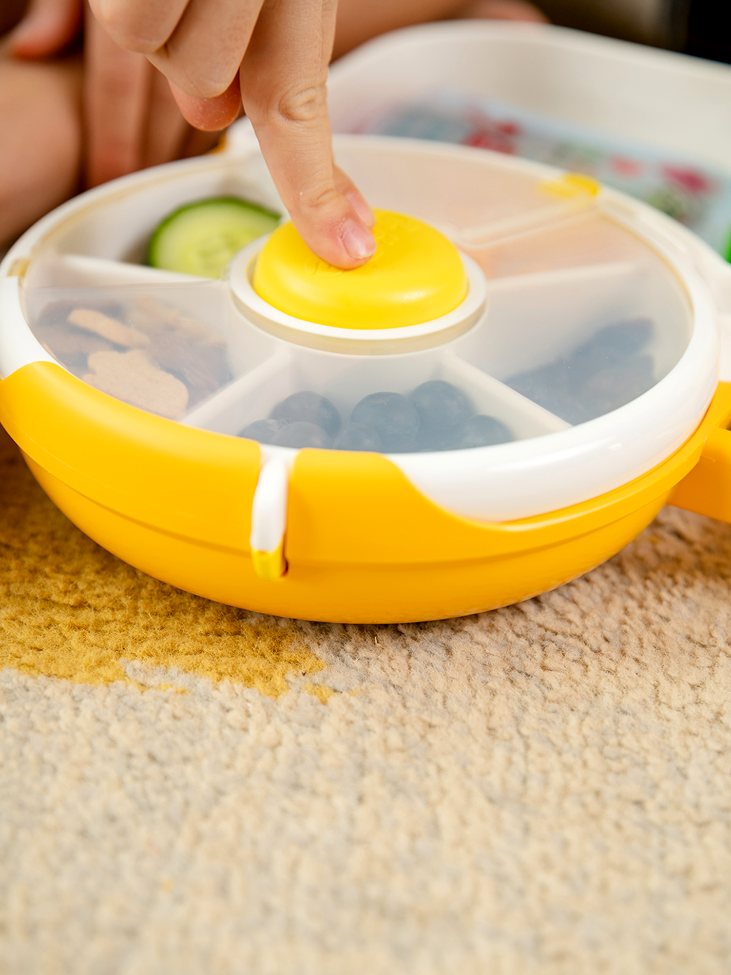 Gobe - Kids Lunchbox With Snack Spinner, Honey Yellow